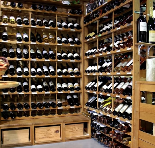 Weinregale aus Holz